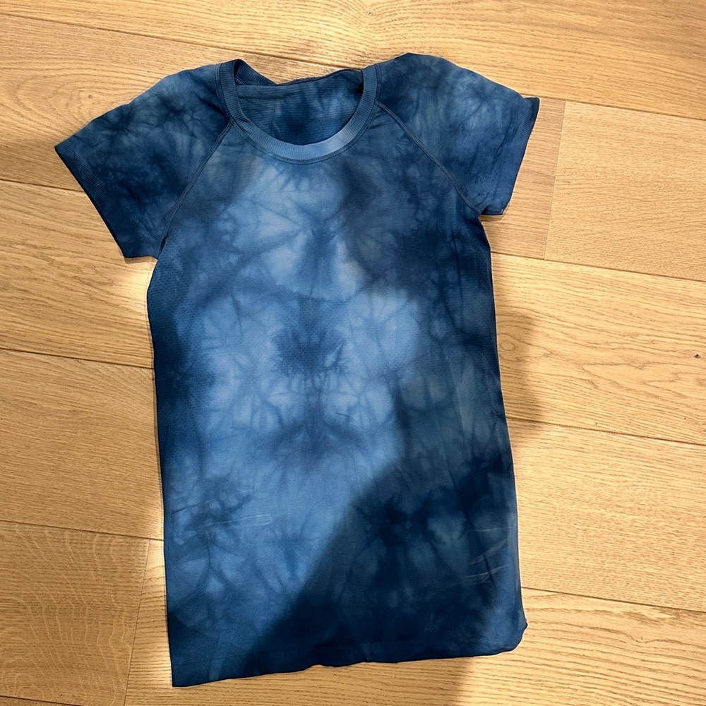 Lululemon Athletica Blue Short Sleeve Tee
